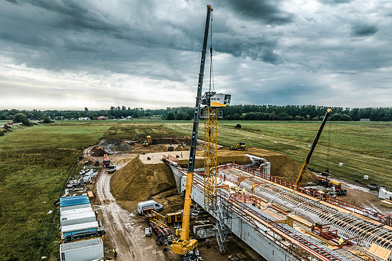 Liebherr tower crane works on unusual bridge construction